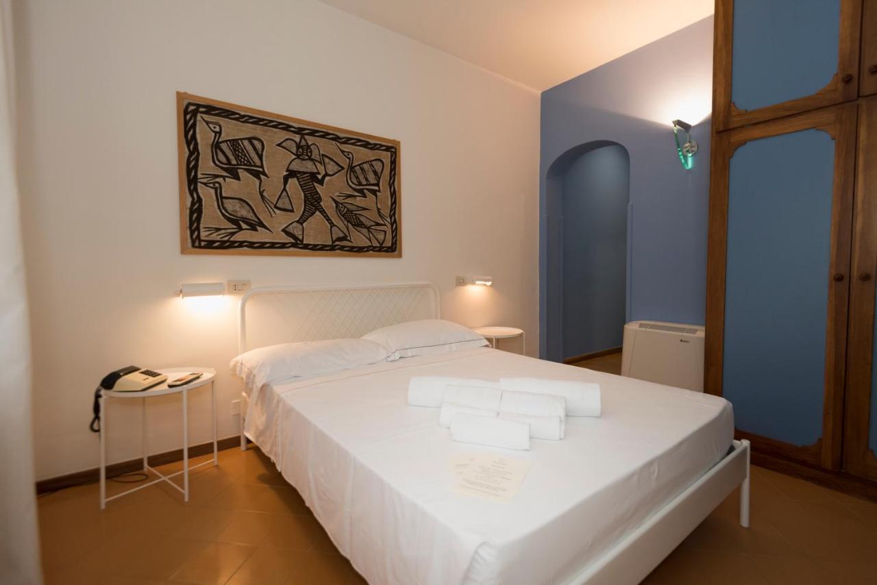 Mami Sabaudia Hotel מראה חיצוני תמונה