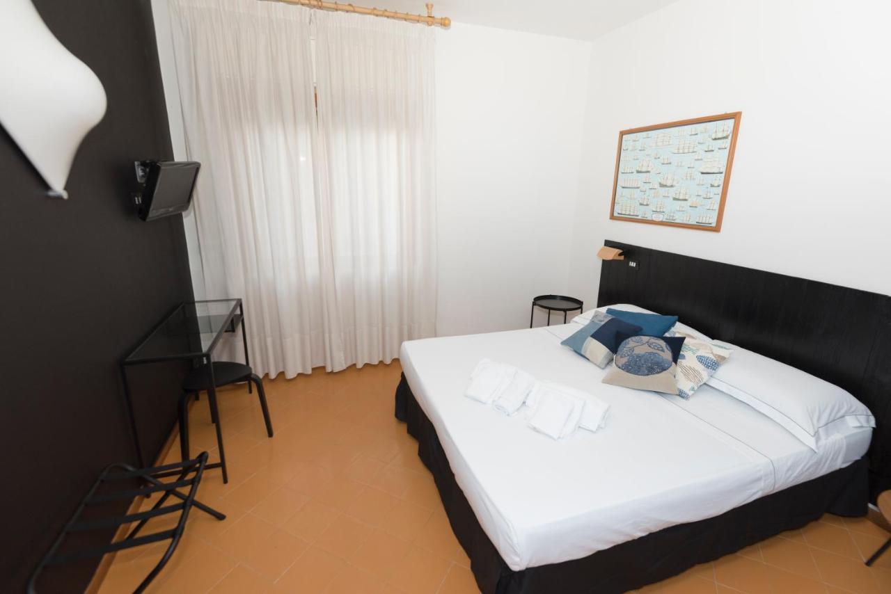 Mami Sabaudia Hotel מראה חיצוני תמונה